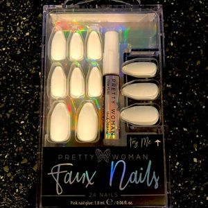 Pretty Woman Faux Nails
